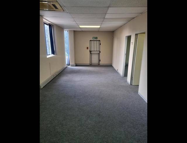 BUSINESS PROPERTY TO RENT IN BEDFORD GARDENS